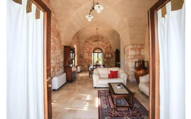 Trullo Degli Ulivi con Piscina e Idromassaggio