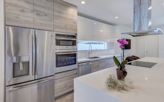 4BR Pool Townhome Duplex by Jos17