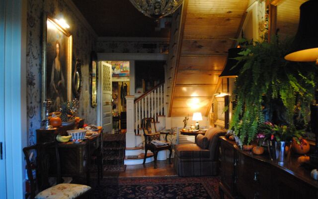 Stay Fairfield - Fairfield Place and Fairfield Manor Bed & Breakfast