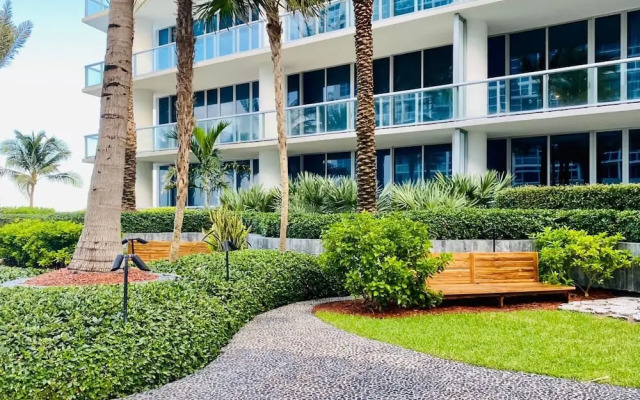 Carillon Miami Beach Private Suites