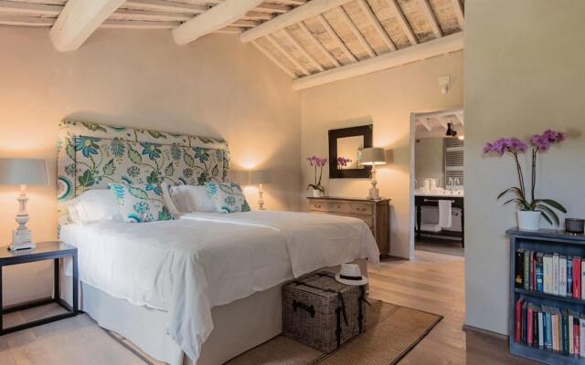 Luxury Villa Inside a Splendid Estate-villa Piuma