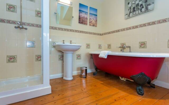 Prixford Barton 6 Bedrooms