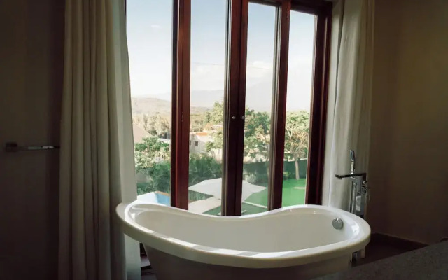 The Scenery Residence