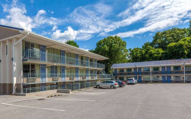 Days Inn by Wyndham Charles Town/Harpers Ferry