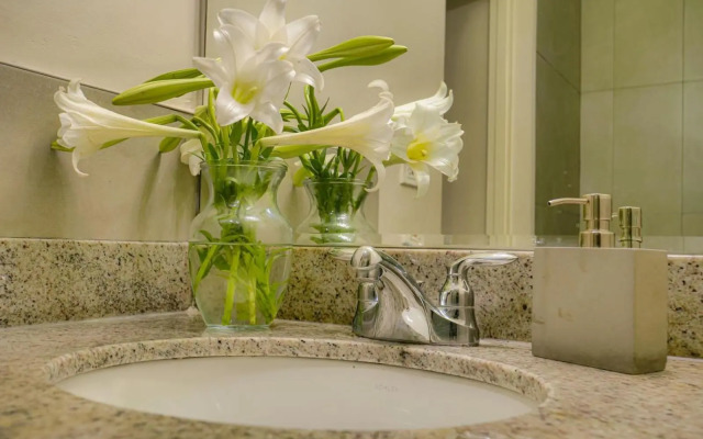 Choose To Be Happy at Eight - Eight Super Studio Apartments