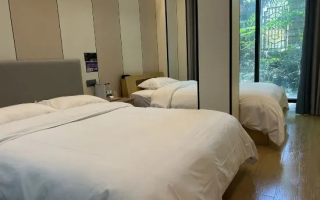 Hui Qin Hotel