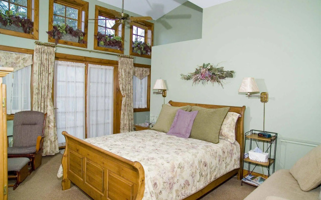 WeatherPine Inn