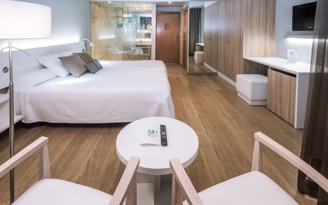 Monica Hotel