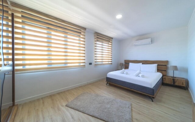 Lovely Duplex Flat Near Beach in Muratpasa