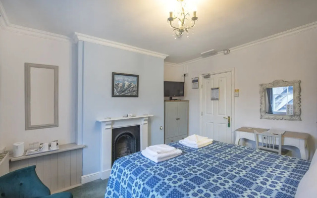 Garth Dderwen Guest House