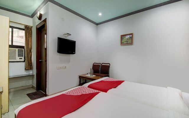 OYO 4275 Hotel Sunraj Residency