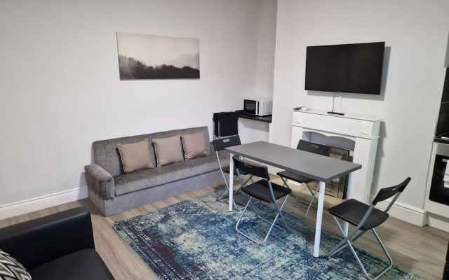Birtley's Amethyst, 3 Bedroom Apt ,sleeps 6 Guest