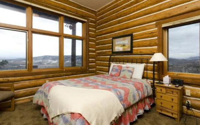 Ponderosa 6 Br Home by RedAwning