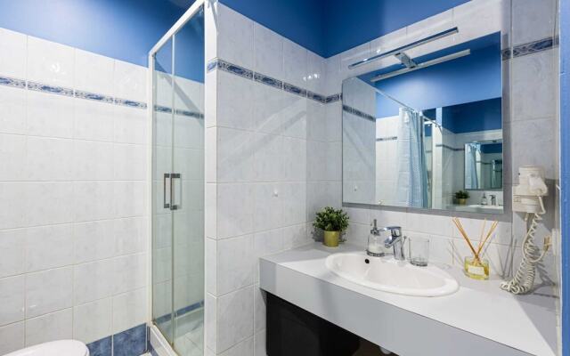 Bright 2BR Loft With a Quiet Patio