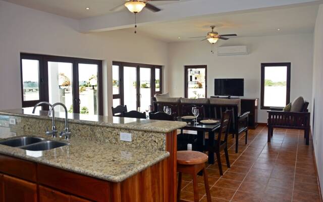 Casas de la Caye Villas