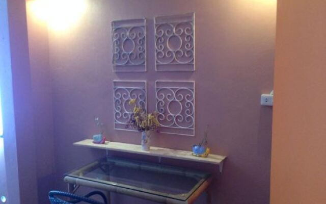 Yellow house(Furtune Inn)