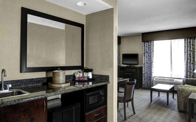 Hampton Inn & Suites Bakersfield/Hwy 58, CA