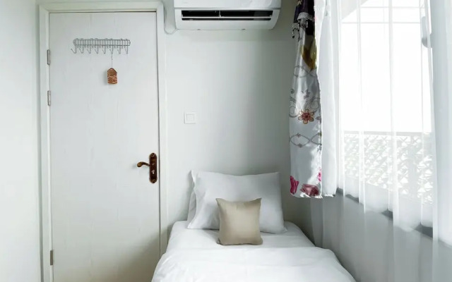 Stunning 2Br Apartment At Daan Mogot City