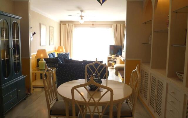 14963 - Front Line Beach Apartment