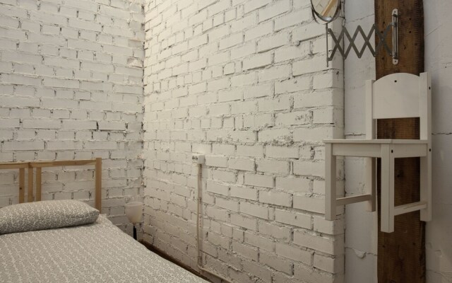 Hostel Petya and the Wolf - V.O.