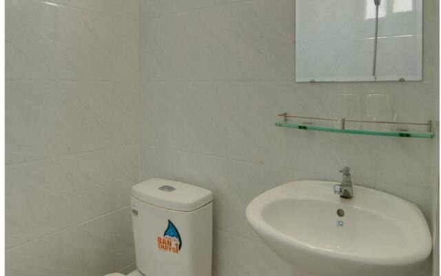 Vinh Hoa Hotel by OYO Rooms