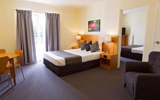 White Lace Motor Inn