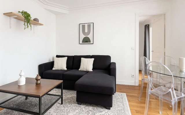 3 pieces pres du Pantheon