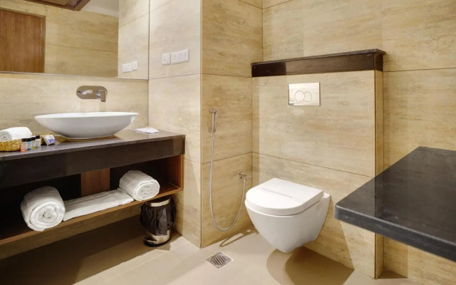 Hotel Four Element