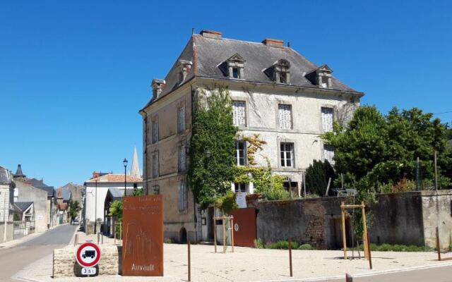 Le Voltaire Chambres et Table d'Hotes