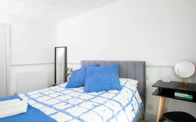 Bright Modern Selsey Seafront Home