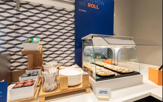 Holiday Inn Express Minneapolis West Plymouth by IHG