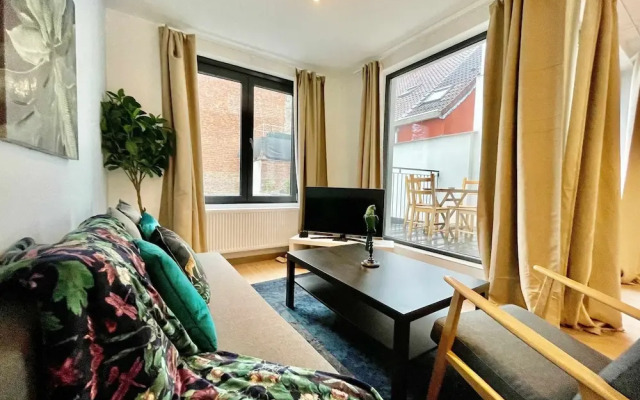 Luxury 2BR 2BA Near Fashion District by Oneluxstay