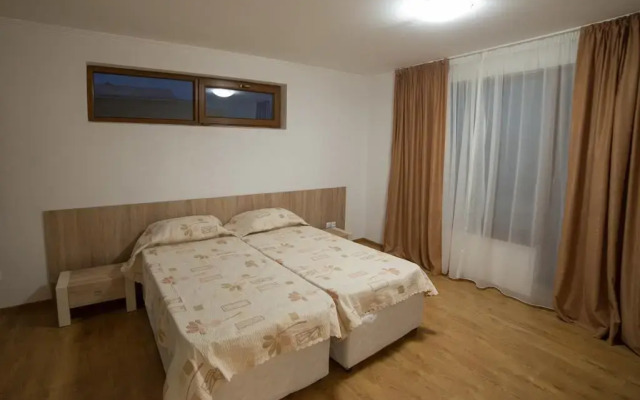 Villas in Complex Trakiyskiy Bryag