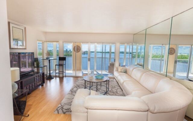 Hickory Bay West 407 - MO