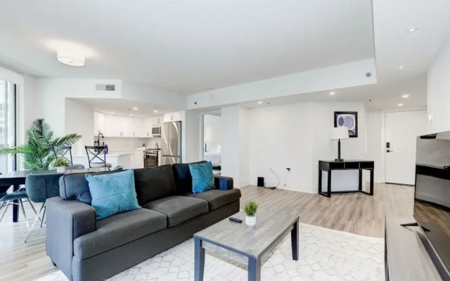 Elegant 2BR Apartment Minutes From DC