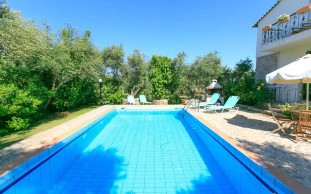 Villa Nineta in Tavronitis
