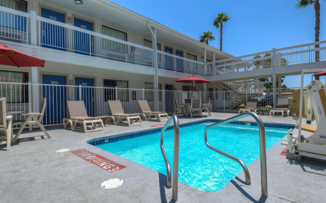 Motel 6 Santa Ana, CA