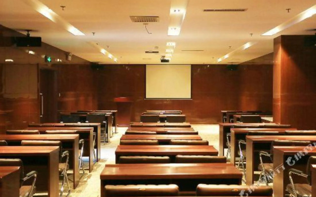 Yating Business Hotel
