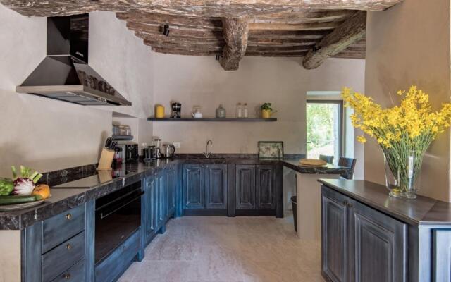 Luxury Villa Inside a Splendid Estate-villa Piuma
