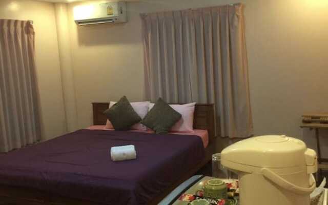 Kruamaeurai Homestay