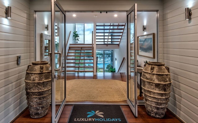 The Vue on Hamilton Island Deluxe Ocean View 4 Bedroom Refurbished Hou – Guest Rooms – Hamilton Island