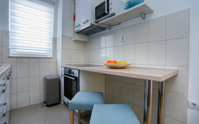 Trogir Stylish Apartment With Balcony and Sea View