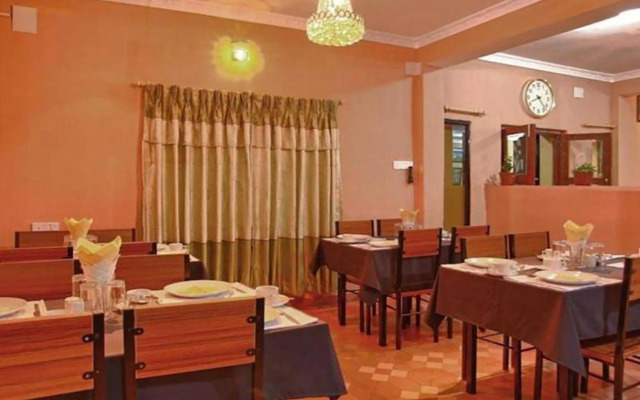 Hotel Arhant Inn