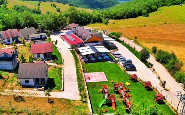 Simisso Kasaba Dağ Oteli
