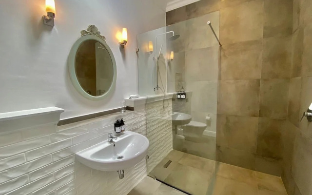 Banhoek Corner Guesthouse