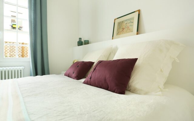 Sublime appartement Champs Elysees ( Chaillot)