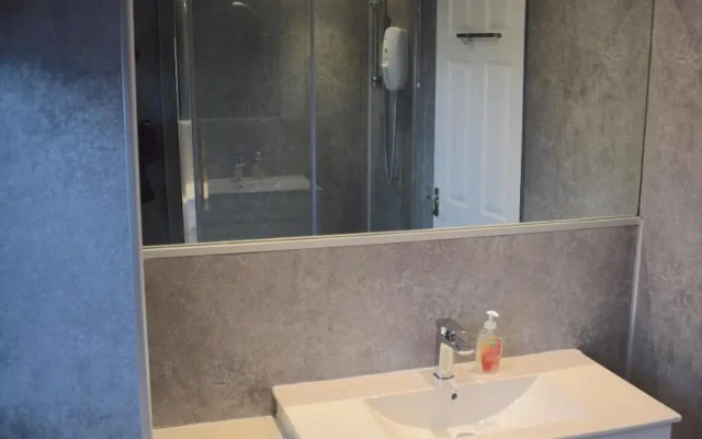 3 Bedroom-Kelpies Serviced Apartments Bruce