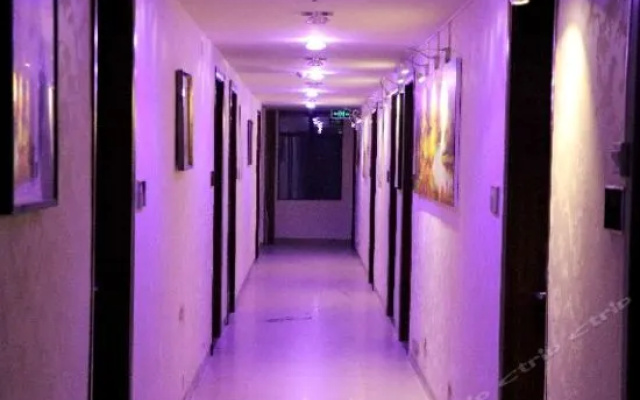 Golden Bay Hotel