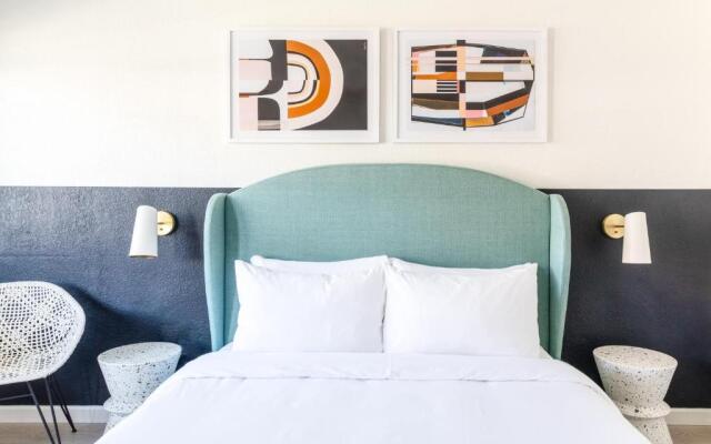 Signature Inn Oakland