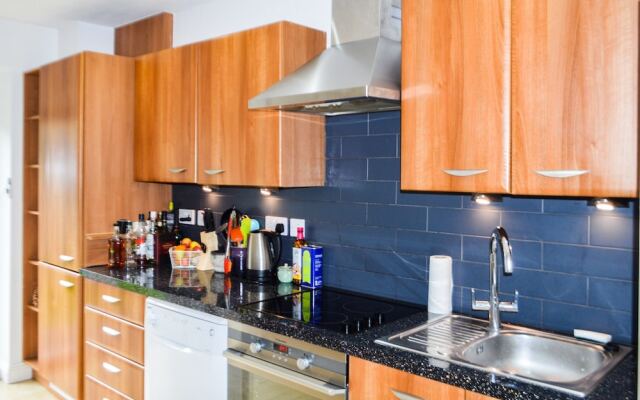 2 Bedroom Apartment in Edinburgh With Private Garden